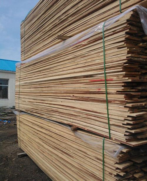 请注意:本图片来自上海丰英建材有限公司提供的家具板材,松木板材批发